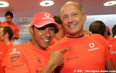 Hamilton, Dennis, move to patch up broken relationship