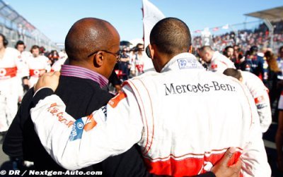 Anthony Hamilton demande à son fils de rester chez McLaren
