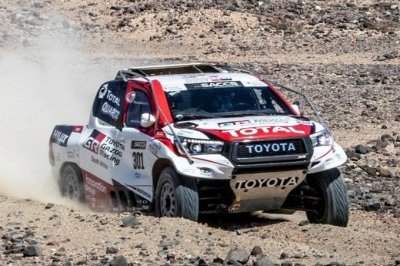 Alonso a essayé le Toyota Hilux vainqueur du Dakar