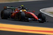 Ferrari frappe fort d'entrée en Hongrie avec un doublé prometteur en Libres