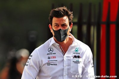 Wolff not ruling out team boss exit