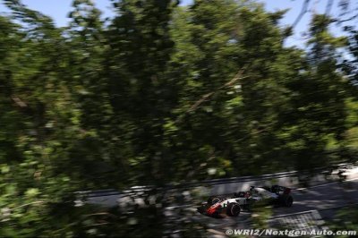 Grosjean partait dernier mais finit devant Magnussen
