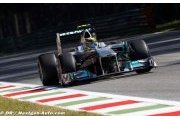 Mercedes offers Rosberg new three-year deal 
