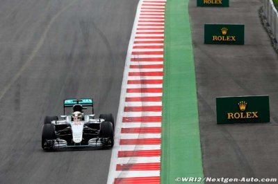 Silverstone, L2&nbsp;: Hamilton en tête, Rosberg à l’arrêt