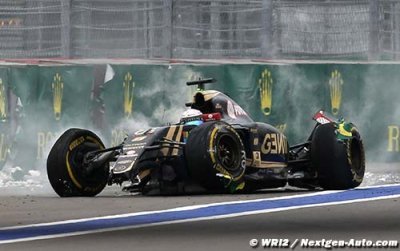 Grosjean hopes Lotus has parts to fix car