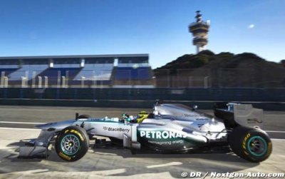 Premières photos et vidéo de la Mercedes F1 W04 en piste à Jerez