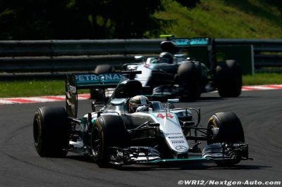 Sepang, L2&nbsp;: Hamilton devance Rosberg et les Ferrari