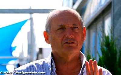 Dennis prédit une MP4-29 plus rapide d’une demi-seconde à Sepang