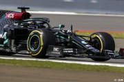 Wolff wants Hamilton to sign three-year deal