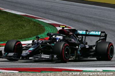 Bottas on pole as Mercedes lock out front row in Austria
