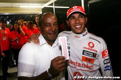 Hamilton s’est rapproché de son père et en est heureux