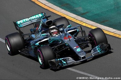 Mercedes et Hamilton mènent déjà la meute à Melbourne