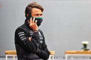 De Vries denies signing 2022 F1 contract