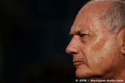 Dennis regarde encore les Grands Prix mais n'écoute pas 'les âneries' de Sky F1