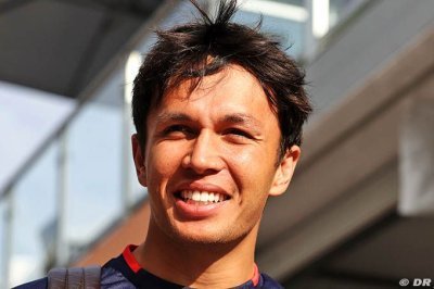 Albon est-il ’surcoté’ et en danger face à Sainz en 2025&nbsp;?