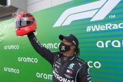 Hamilton : Un 'honneur incroyable' d'égaler les 91 victoires de Schumacher