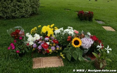 Stewart, Prost moved from front of Senna’s coffin