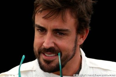 Alonso rules out quitting amid Honda crisis