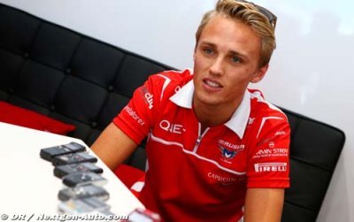 Max Chilton en discussions avec Caterham