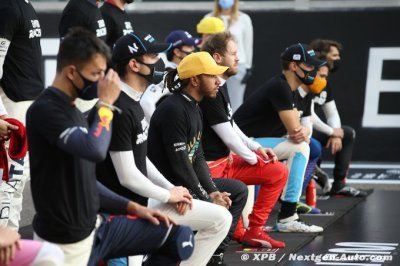 No anti-racist gesture ’requirement’ in F1 - spokesman