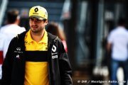 Renault 'seems to want to keep me' - Sainz
