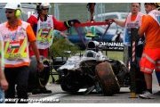 Gros accident pour Magnussen, châssis et boîte à changer
