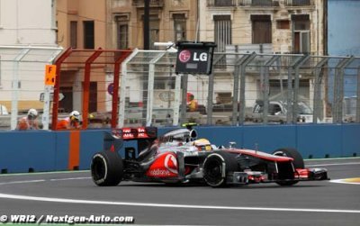Lewis Hamilton avoids penalty after qualifying