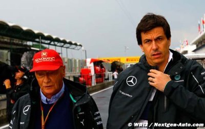 F1 experts criticise Mercedes over driver duel