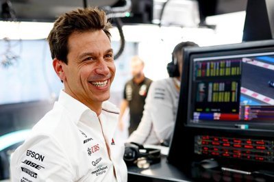Mercedes pays Wolff 8 million euros per year