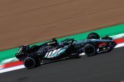 Pirelli développe ses pneus 2027 avec Mercedes et... Williams en panne