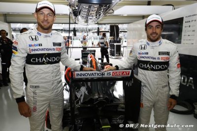 Les pilotes McLaren jugent le duel entre Rosberg et Hamilton