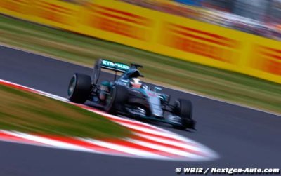 Hungaroring, FP1: Hamilon on top in Hungary as Perez crashes out