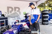 Lindblad démarre son apprentissage de la F1 avec deux jours de tests