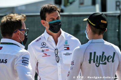 Wolff pense à partager son rôle de patron en F1 avec quelqu’un d’autre