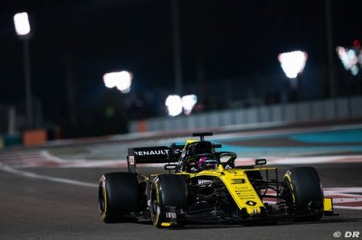 Ricciardo signing brought pressure to Renault - boss