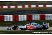 Catalunya, day 2: Perez puts McLaren on top