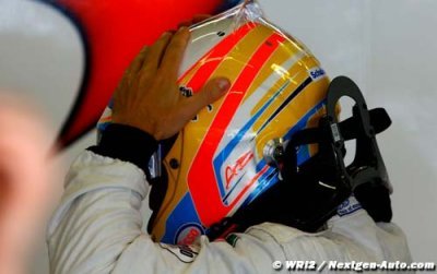 McLaren backs under-fire Alonso