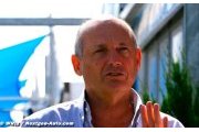 Dennis prédit une MP4-29 plus rapide d'une demi-seconde à Sepang