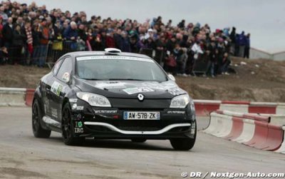 Consani reçoit le Colin McRae Flat Out Trophy