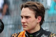 Piastri évoque 'une énorme part d'inconnu' sous la pluie, avantage Ferrari et Red Bull selon Stella