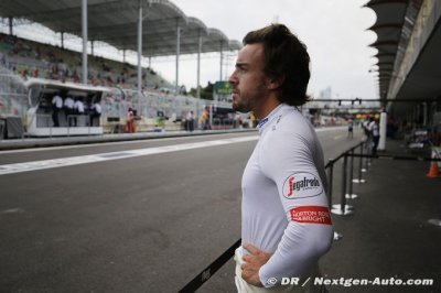 Alonso&nbsp;: Il faut progresser sur le moteur avant 2017