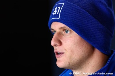 Schumacher serait ’surpris’ si son crash lui coûtait son contrat pour 2023