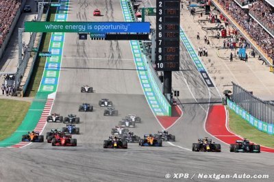 Verstappen holds off Hamilton to win US Grand Prix and extend title lead