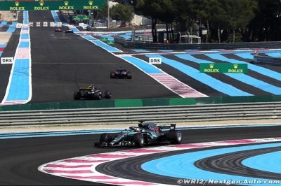 Hamilton takes pole position in France ahead of Bottas and Vettel