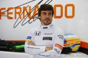 Official: Alonso commits to McLaren for another year