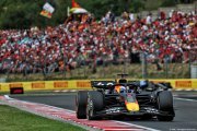 Verstappen et Marko jettent l'éponge dans la lutte pour le titre F1 2025
