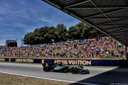 Russell fait la pole devant Hamilton à Barcelone, Leclerc dans le mur