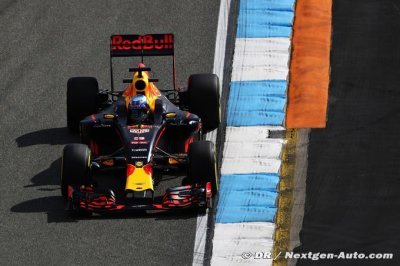 Red Bull et Ferrari vont batailler derrière les Mercedes