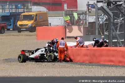 Une voiture dans le mur, le dur ‘retour à la normale’ pour Steiner
