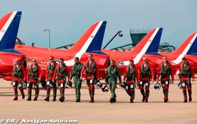 Hamilton’s flying lap with the RAF Red Arrows before Silverstone